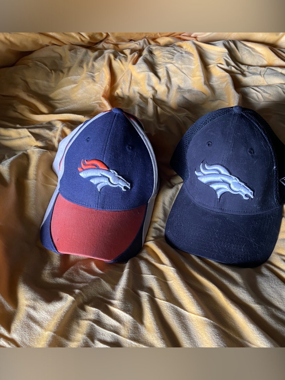 NFL Denver Broncos Logo Cap Set
